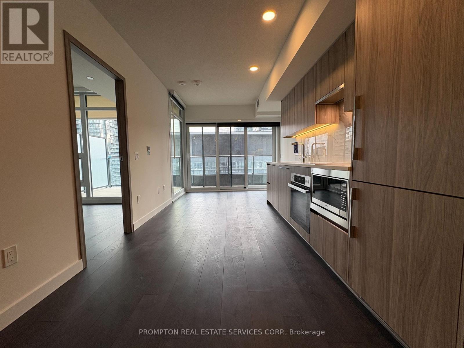 1801 - 3 Concord Cityplace Way, Toronto, Ontario  M5V 0X3 - Photo 2 - C12186430