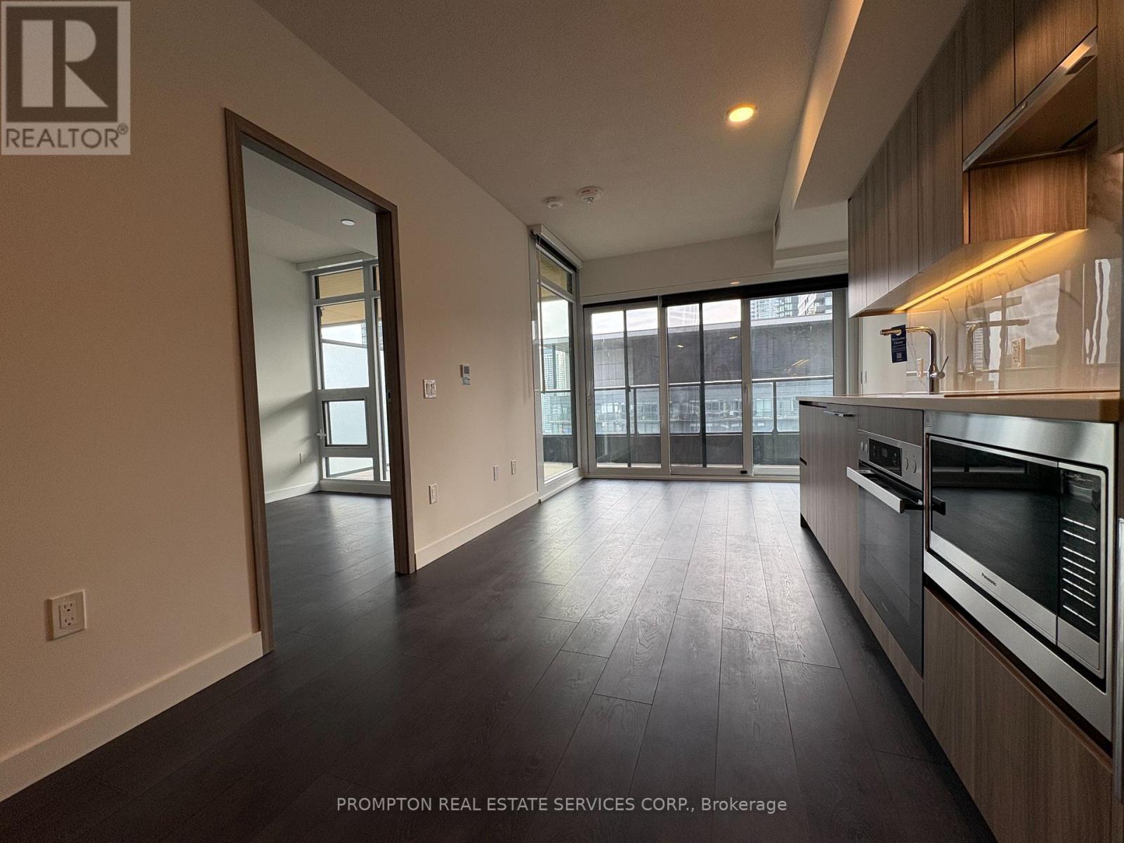 1801 - 3 Concord Cityplace Way, Toronto (Waterfront Communities), Ontario  M5V 0X3 - Photo 3 - C12186430