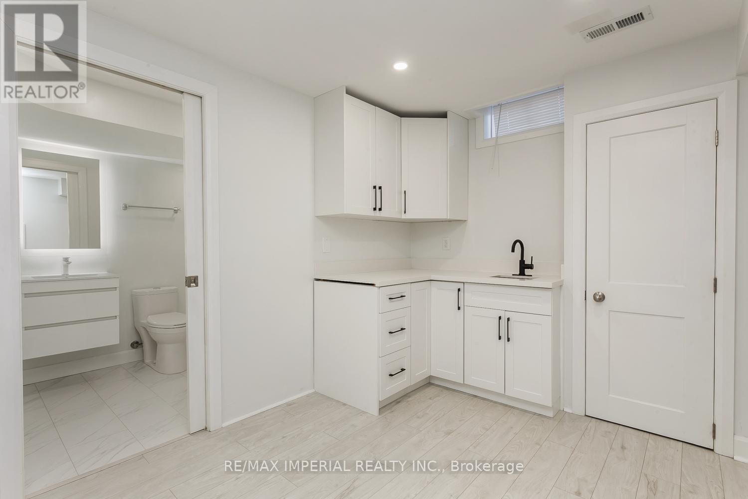 69 Vettese Court, Markham (Box Grove), Ontario  L6B 0V6 - Photo 17 - N12186427