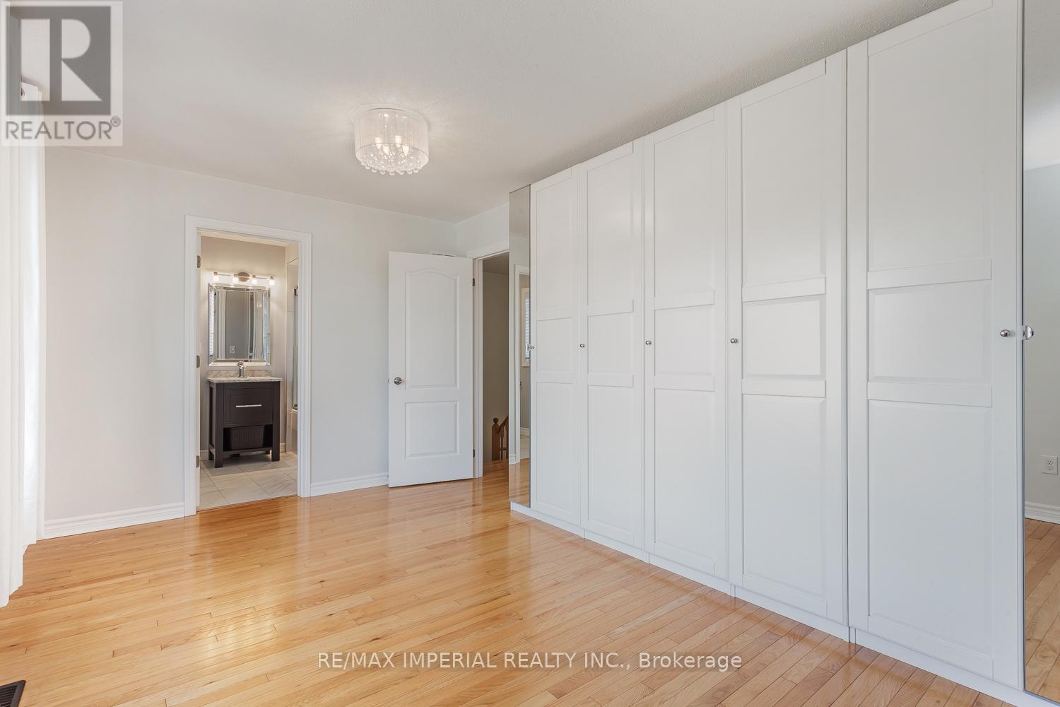69 Vettese Court, Markham (Box Grove), Ontario  L6B 0V6 - Photo 9 - N12186427