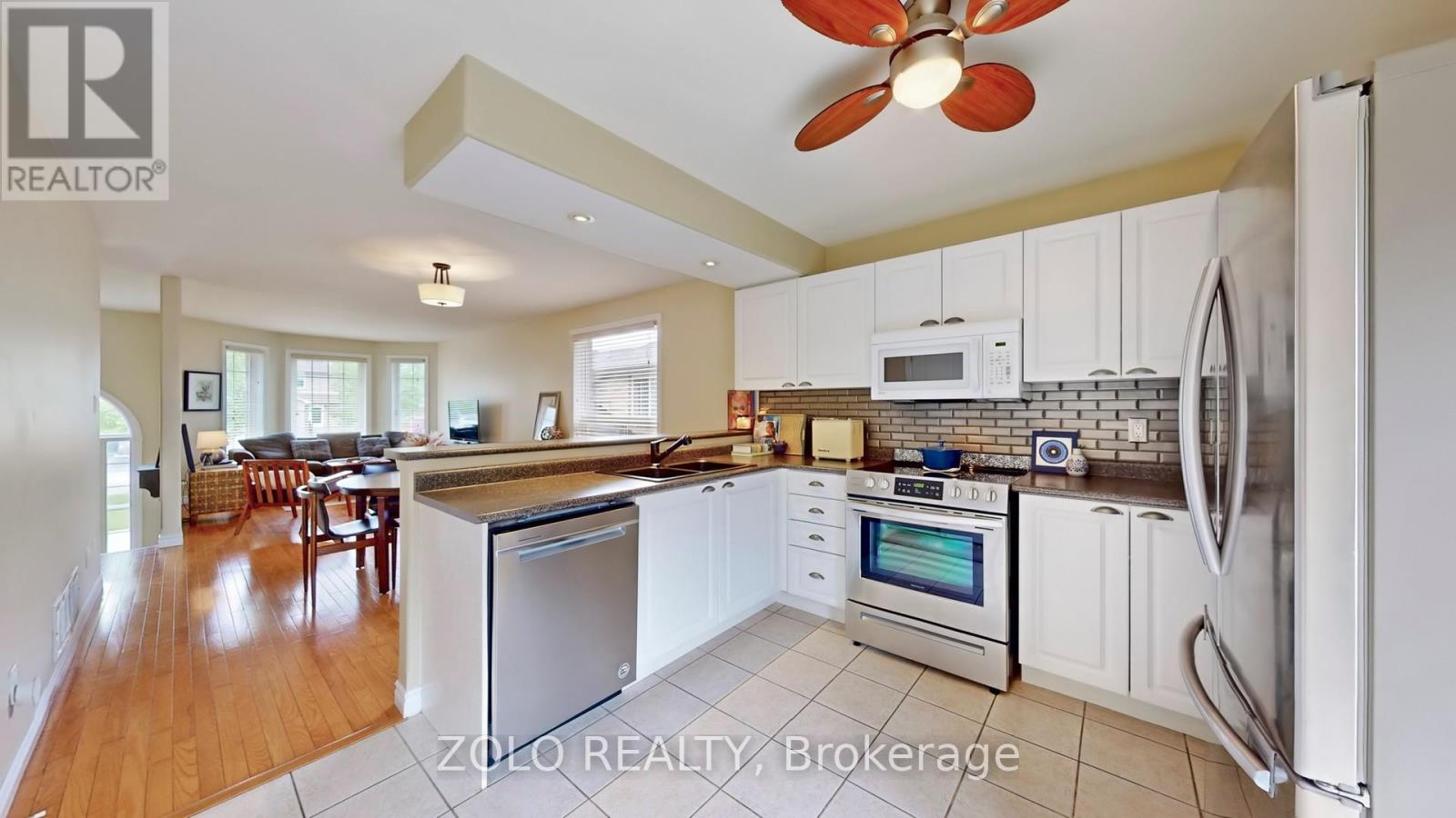 7 Golden Eagle Way, Barrie, Ontario  L4M 6P6 - Photo 5 - S12186436