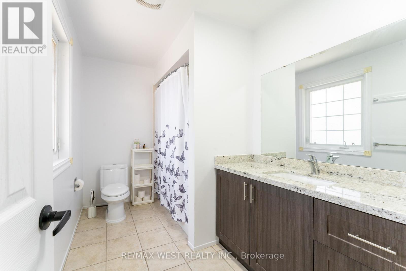 991 Mannington Lane, Mississauga (Rathwood), Ontario  L4W 3X6 - Photo 15 - W12186435