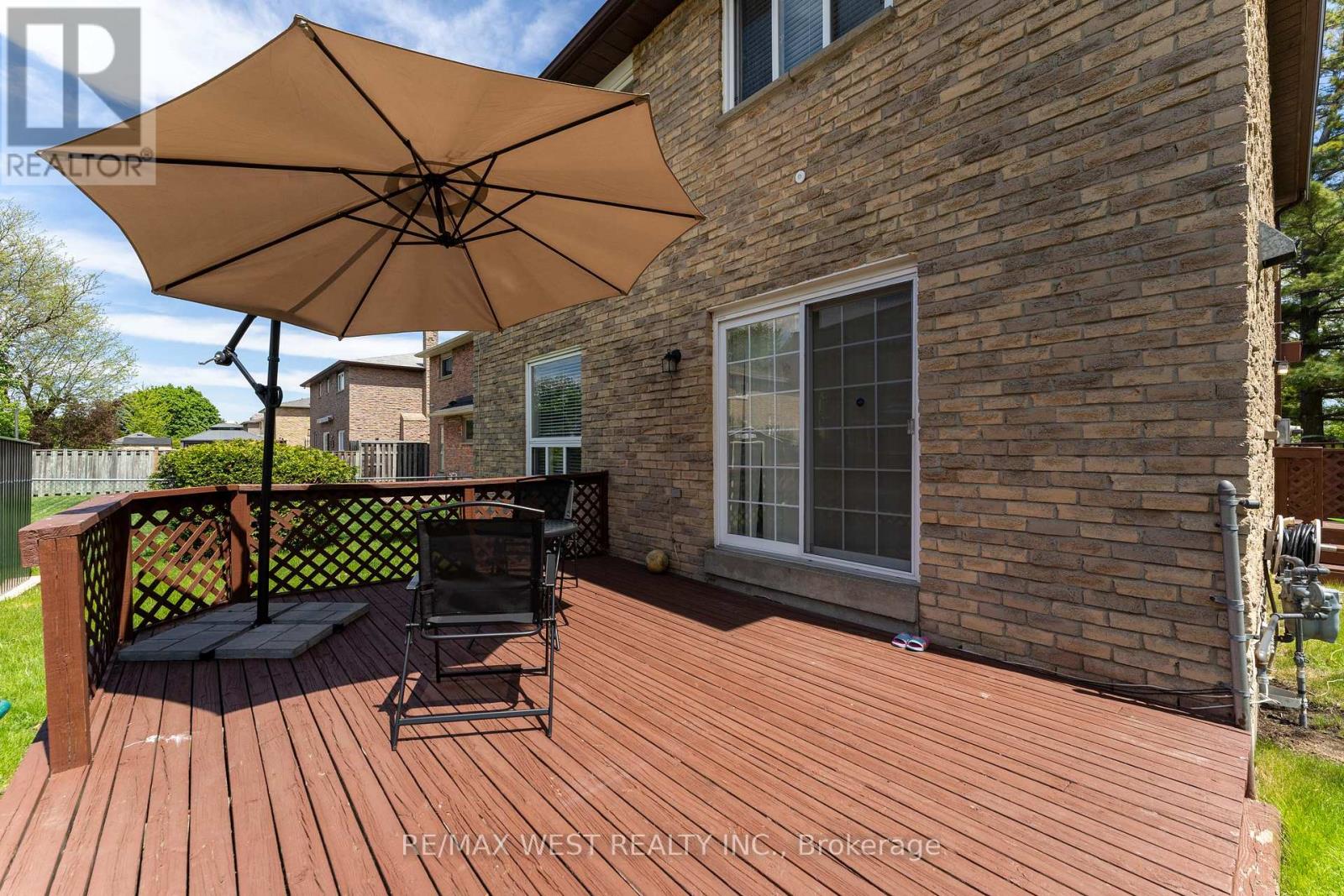 991 Mannington Lane, Mississauga (Rathwood), Ontario  L4W 3X6 - Photo 25 - W12186435