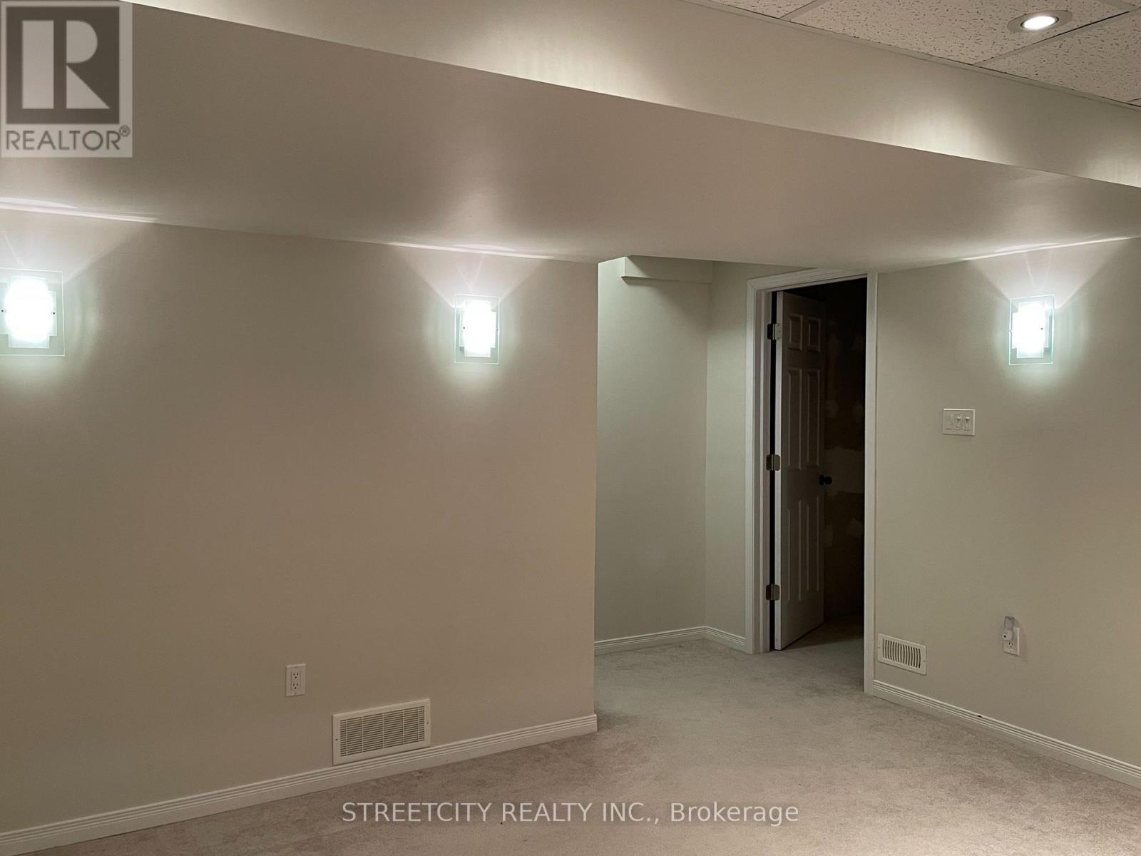 1036 Kimball Crescent, London North (North E), Ontario  N6G 0A8 - Photo 19 - X12186444