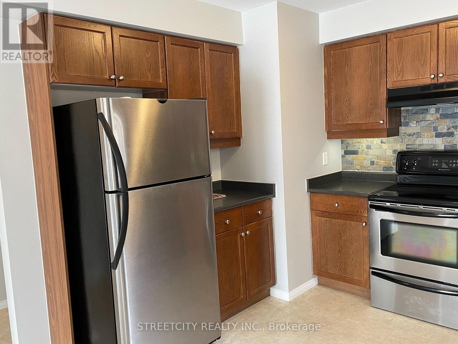 1036 Kimball Crescent, London North (North E), Ontario  N6G 0A8 - Photo 8 - X12186444