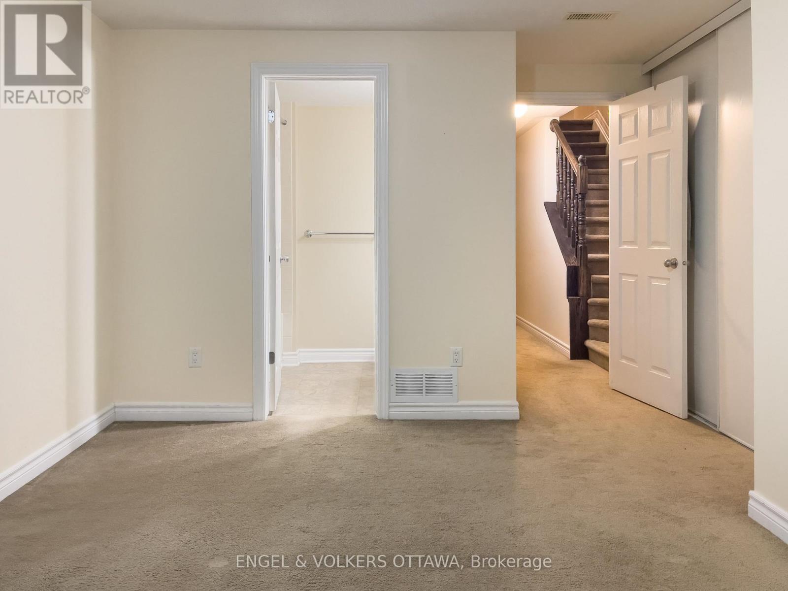 80 Crosby Private, Ottawa, Ontario  K4A 0B8 - Photo 6 - X12186442