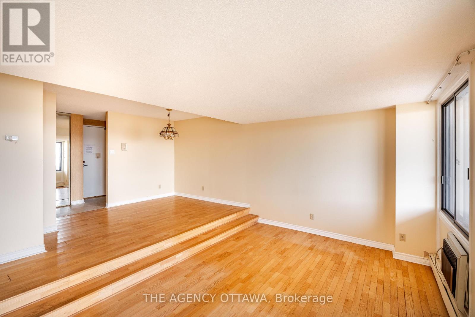 1708 - 415 Greenview Avenue, Ottawa, Ontario  K2B 8G5 - Photo 6 - X12186448