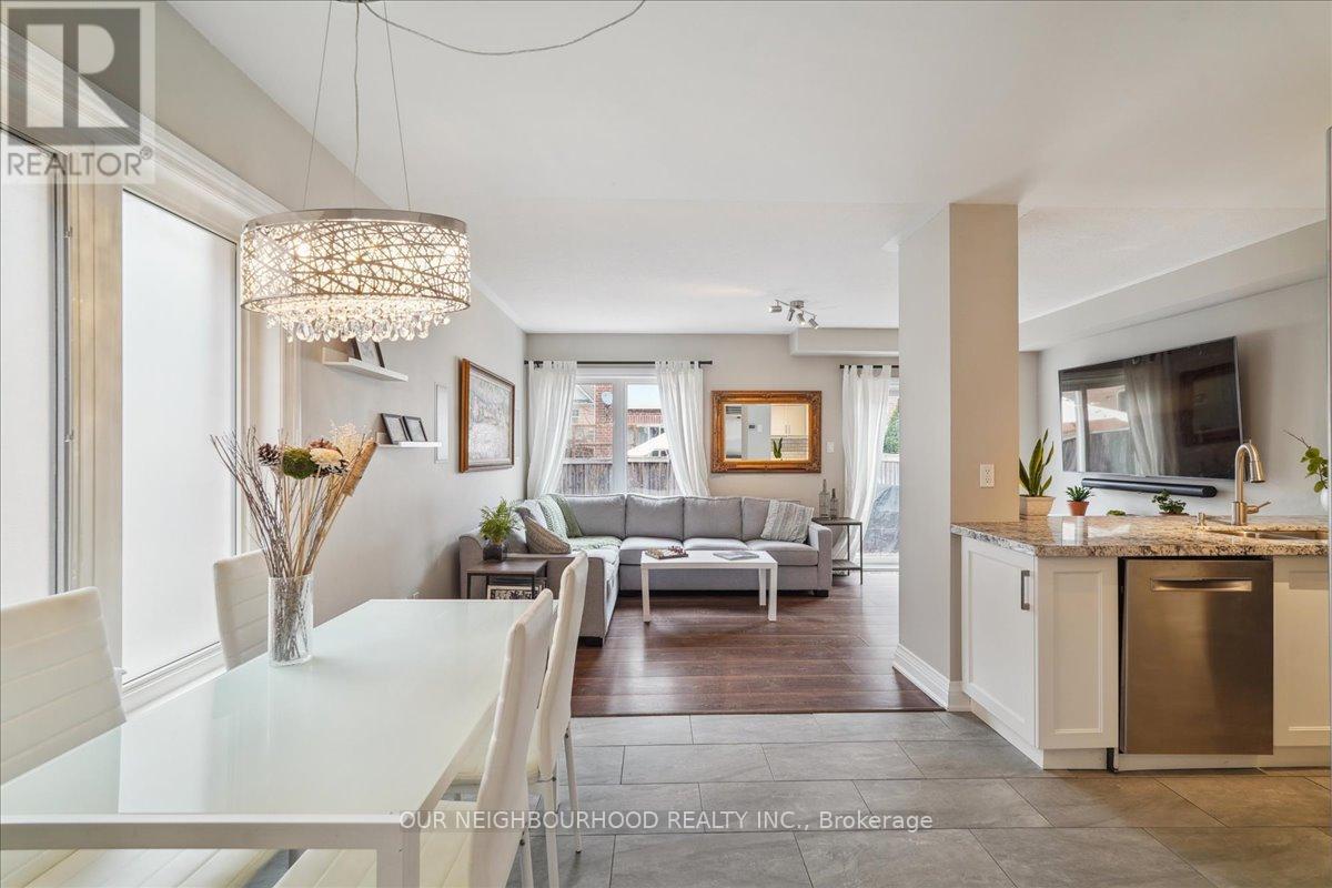 21 Latitude Lane, Whitchurch-Stouffville, Ontario  L4A 0T1 - Photo 5 - N12174855