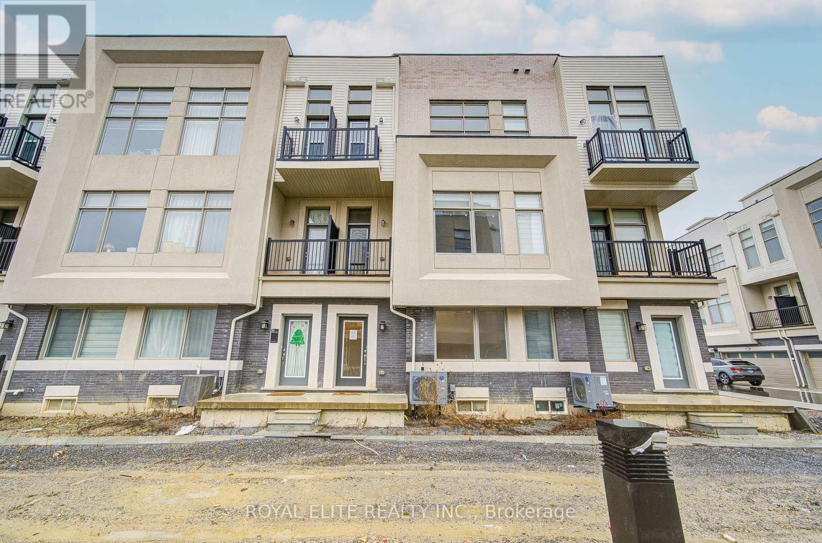52 Alan Francis Lane, Markham, Ontario  L6C 3B5 - Photo 1 - N12186441