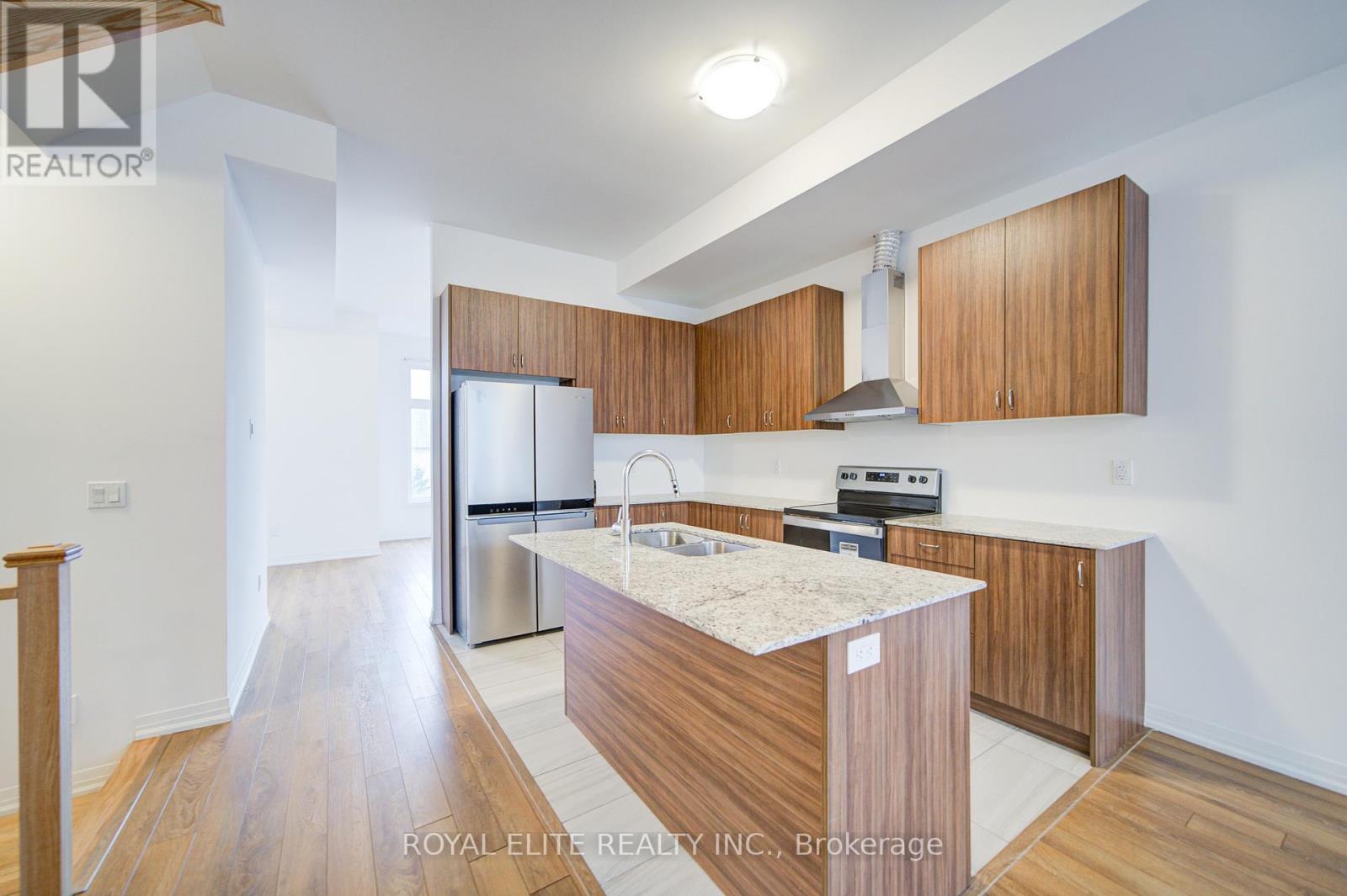 52 Alan Francis Lane, Markham, Ontario  L6C 3B5 - Photo 12 - N12186441