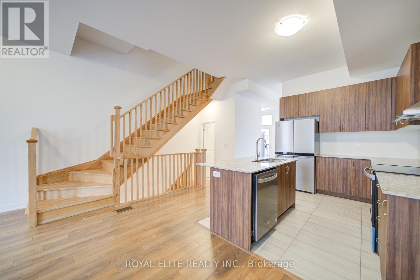 52 Alan Francis Lane, Markham, Ontario  L6C 3B5 - Photo 14 - N12186441