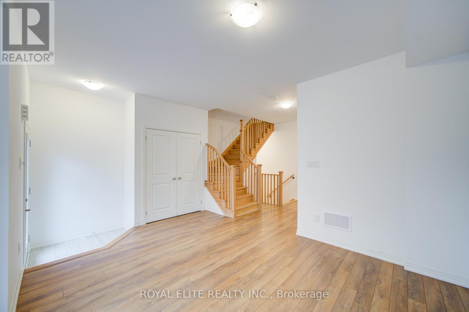 52 Alan Francis Lane, Markham, Ontario  L6C 3B5 - Photo 6 - N12186441
