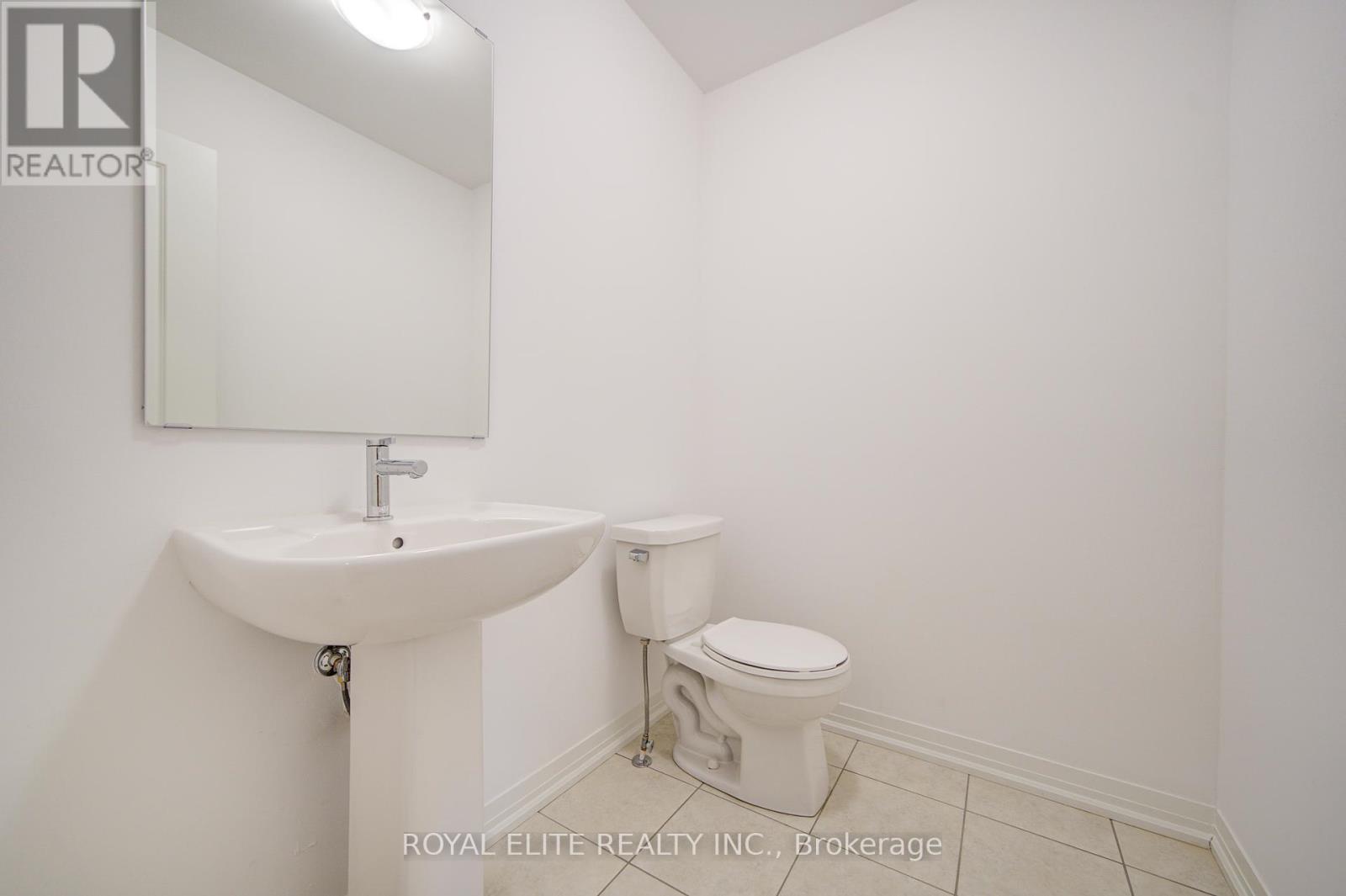52 Alan Francis Lane, Markham, Ontario  L6C 3B5 - Photo 9 - N12186441