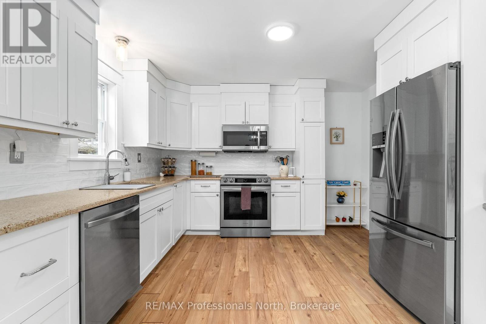 7 Mirror Lake Drive, Muskoka Lakes, Ontario  P0B 1J0 - Photo 15 - X12078287