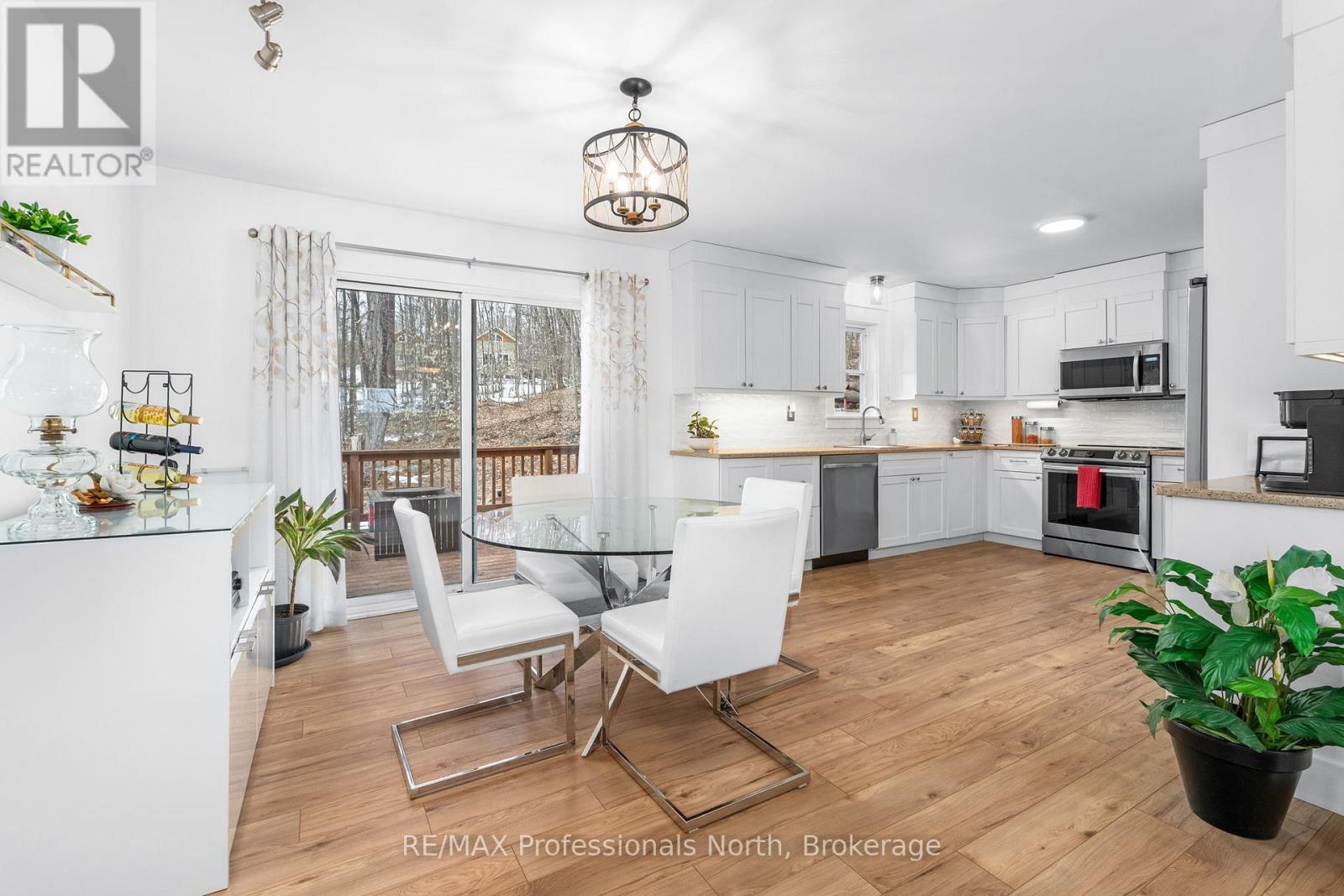 7 MIRROR LAKE DRIVE, Muskoka Lakes, Ontario