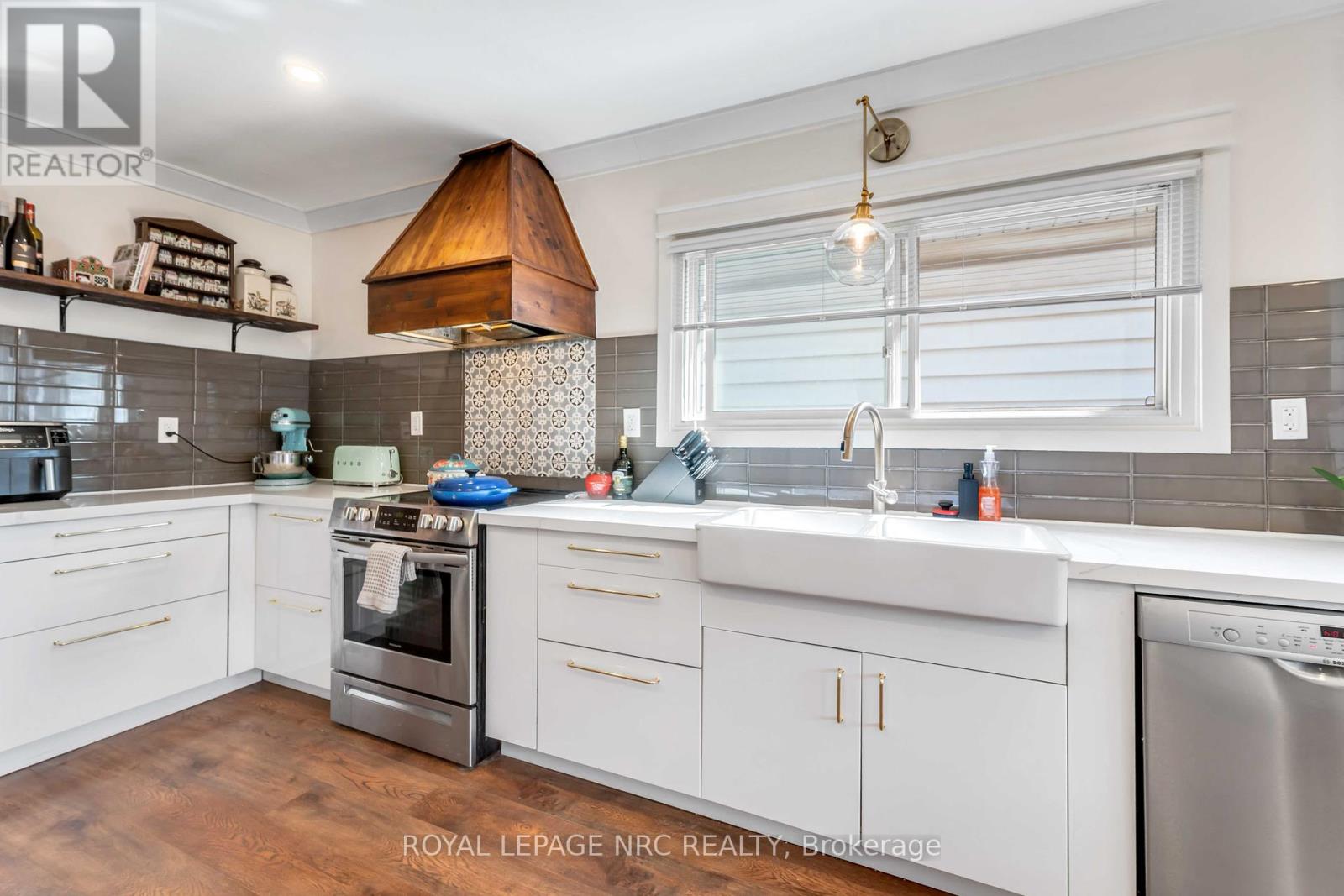 44 Grantham Avenue S, St. Catharines, Ontario  L2P 3B4 - Photo 17 - X12186466