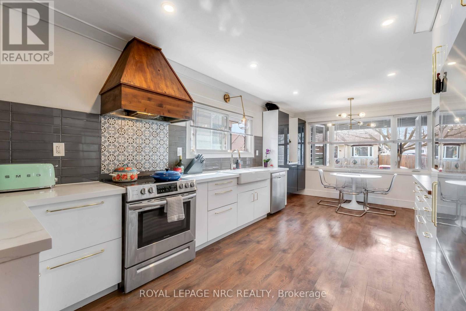 44 Grantham Avenue S, St. Catharines, Ontario  L2P 3B4 - Photo 8 - X12186466