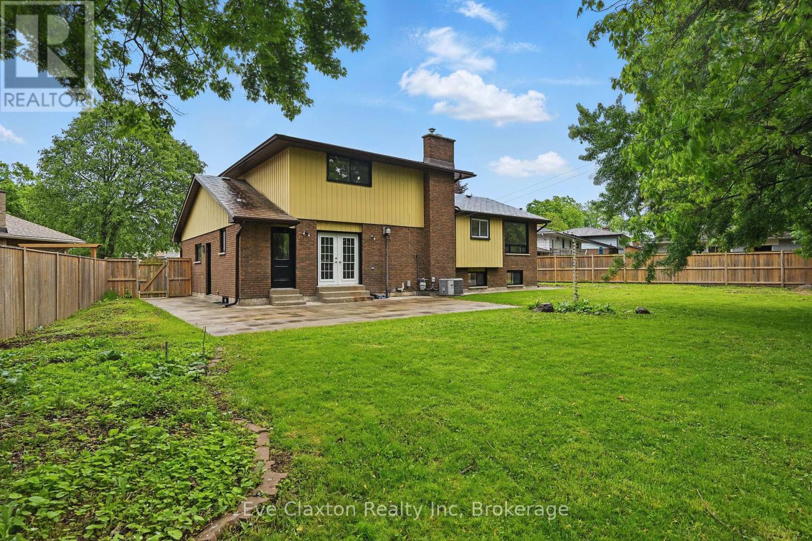 50 Sherwood Forest Trail, Welland, Ontario L3C 5X6 - Photo 12 - X12186460
