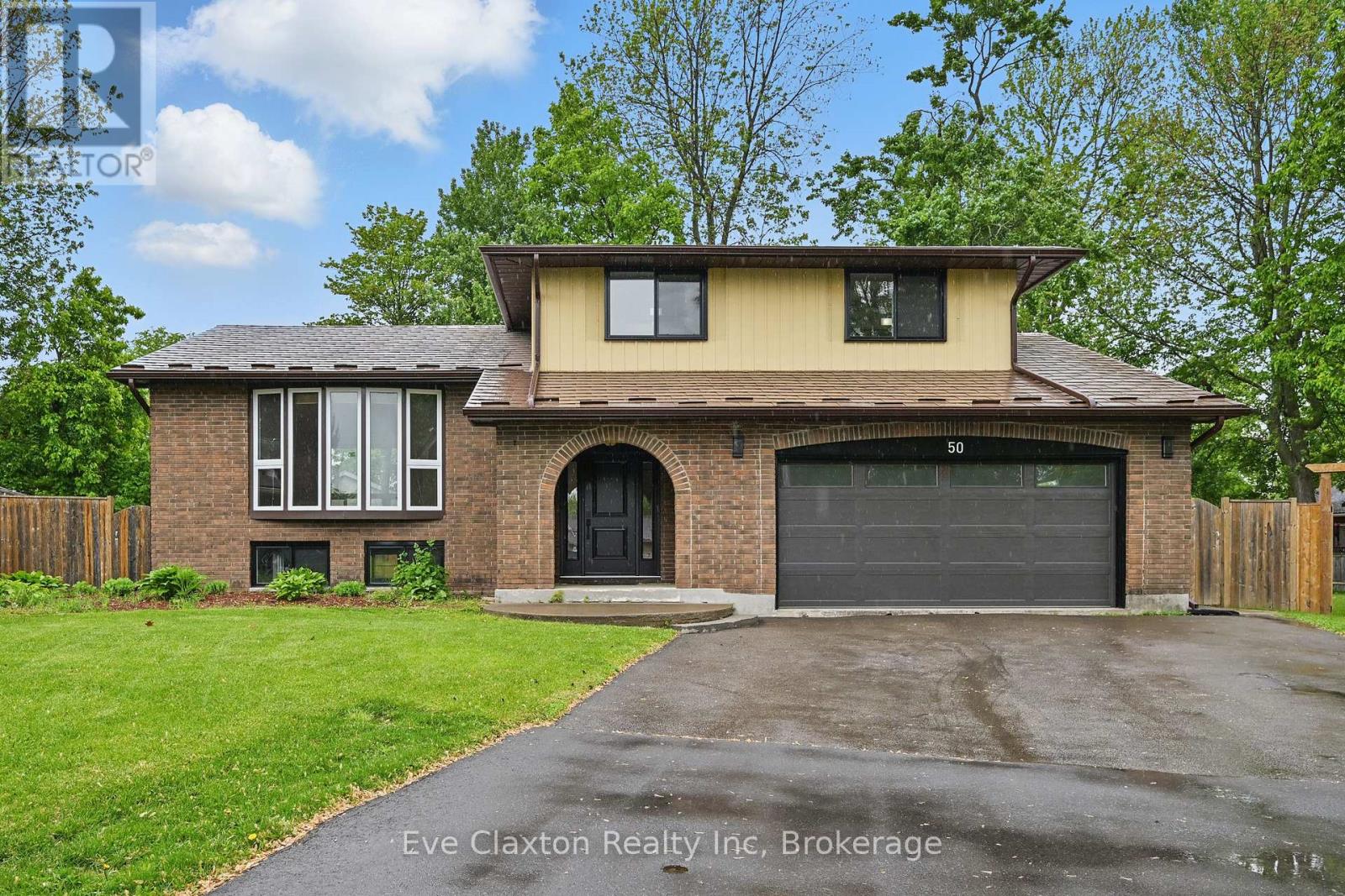 50 Sherwood Forest Trail, Welland, Ontario L3C 5X6 - Photo 2 - X12186460