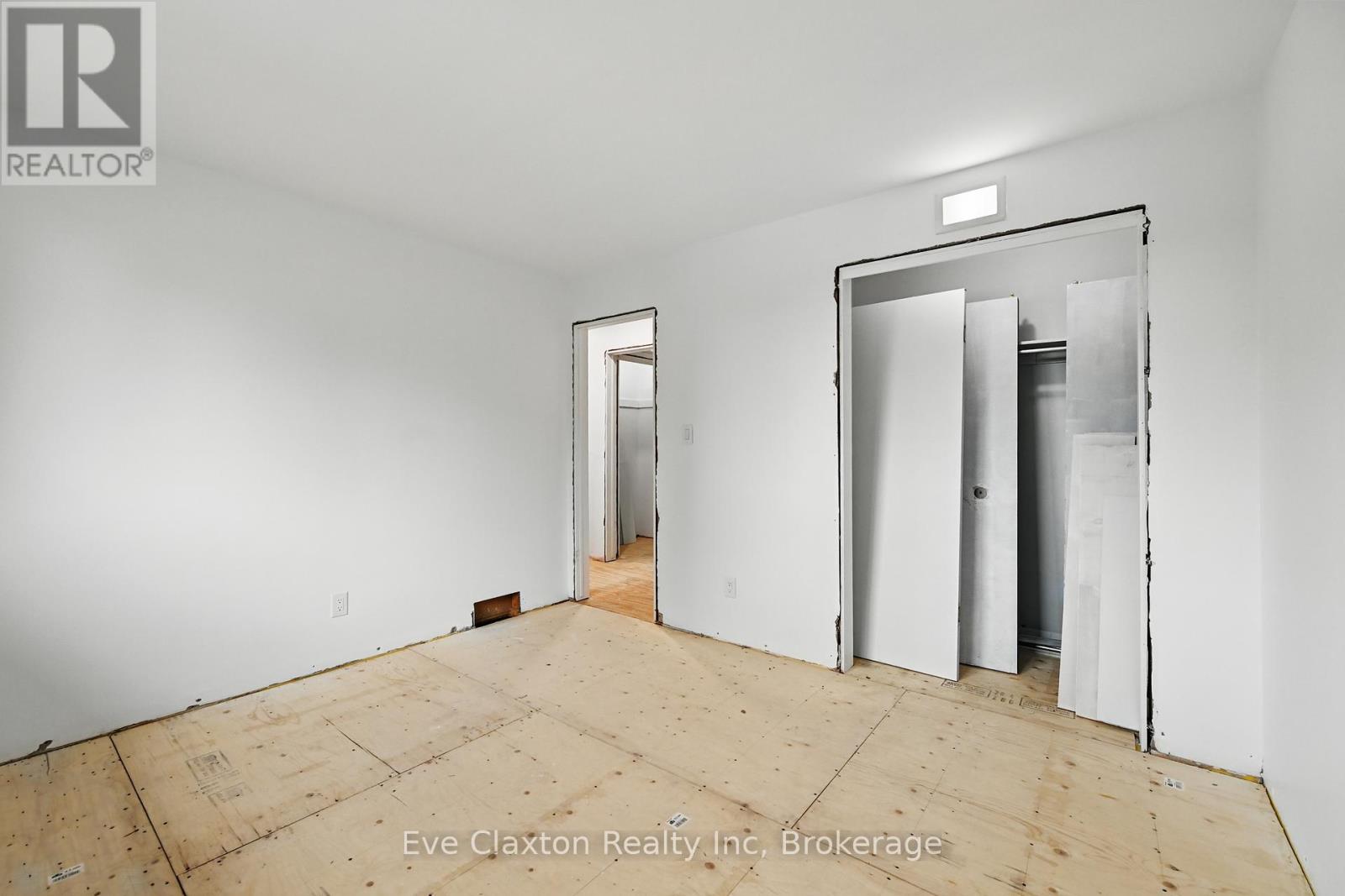 50 Sherwood Forest Trail, Welland, Ontario L3C 5X6 - Photo 23 - X12186460