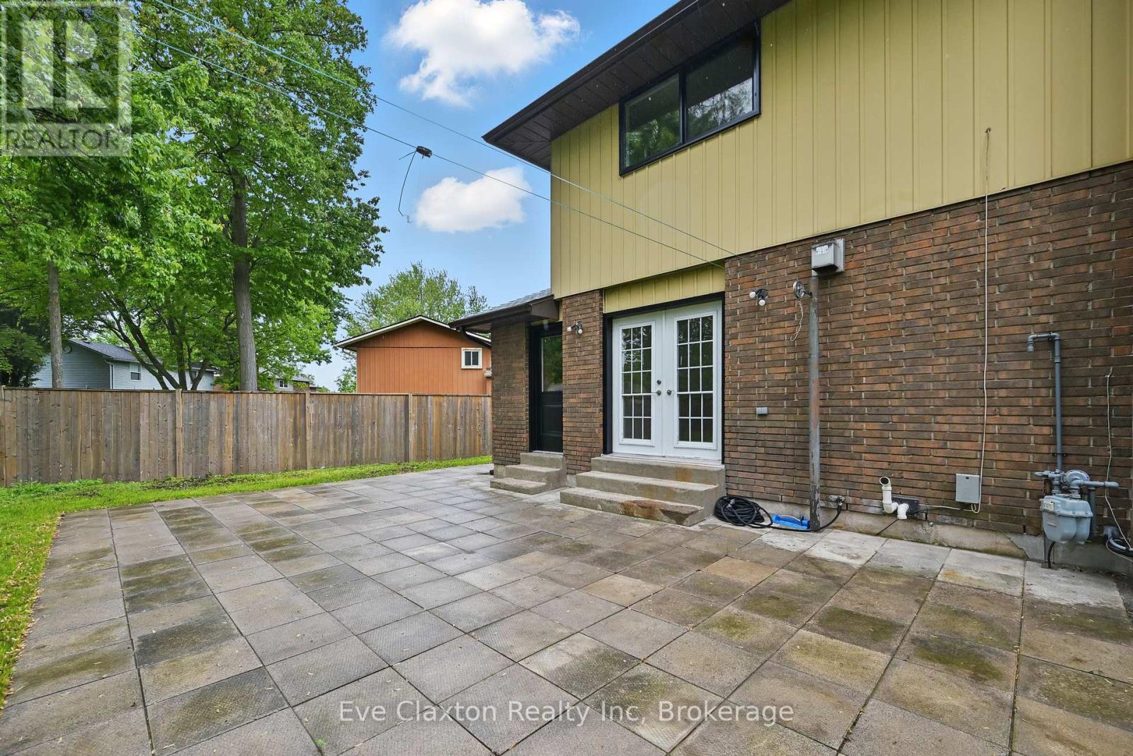 50 Sherwood Forest Trail, Welland, Ontario L3C 5X6 - Photo 8 - X12186460