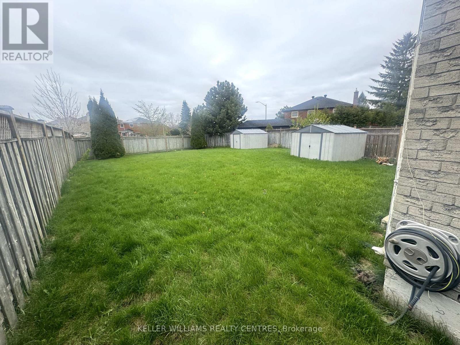 23 Alderbury Drive S, Markham, Ontario  L3S 2V2 - Photo 4 - N12135139