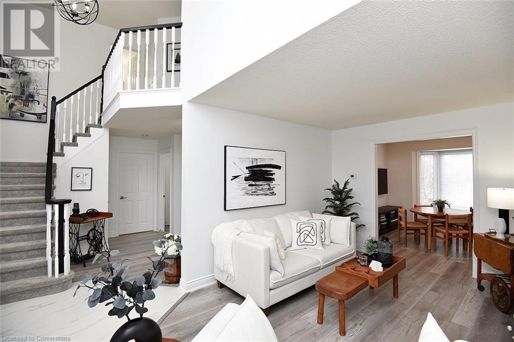 Property at 39 DUNCAN Avenue image 3