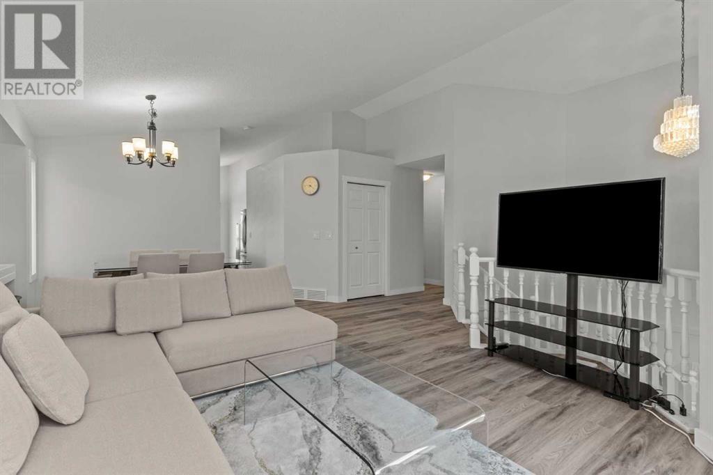 Property at 358 Hawkstone Drive NW image 4
