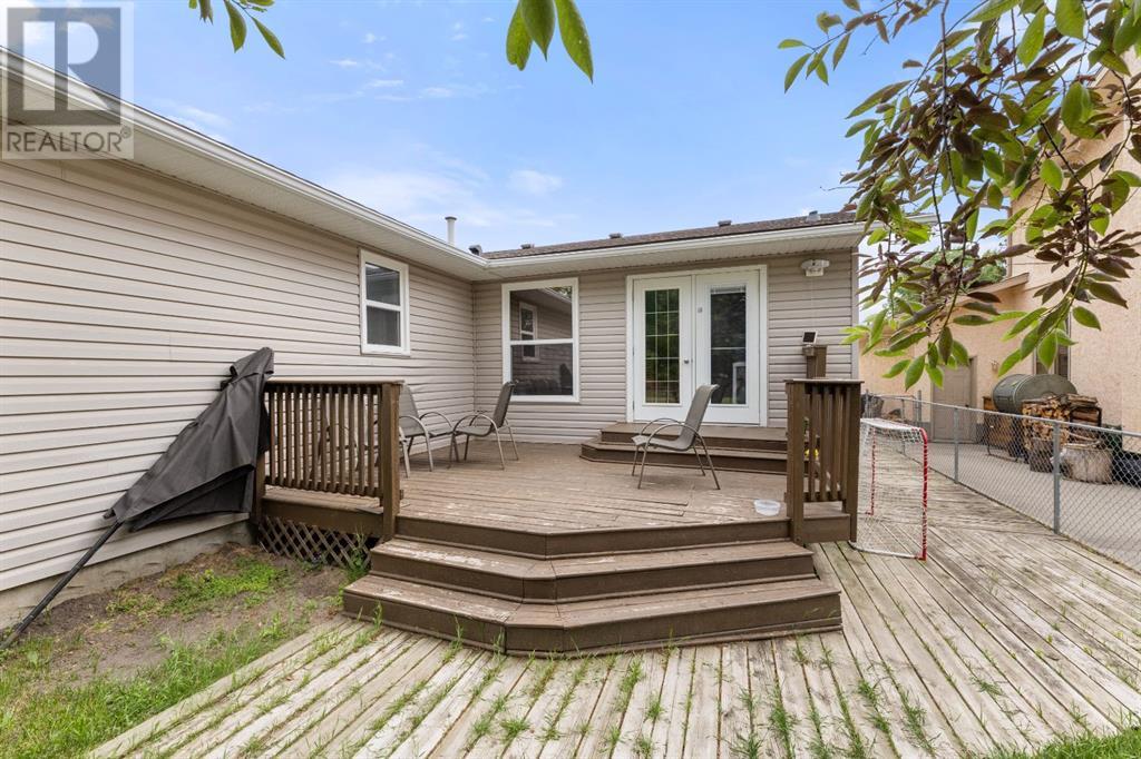 74 Balsam Crescent, Olds, Alberta  T4H 1L1 - Photo 3 - A2208569