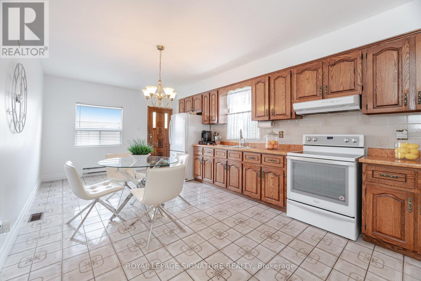 443 Brock Avenue, Toronto, Ontario  M6H 3N7 - Photo 15 - C12186470