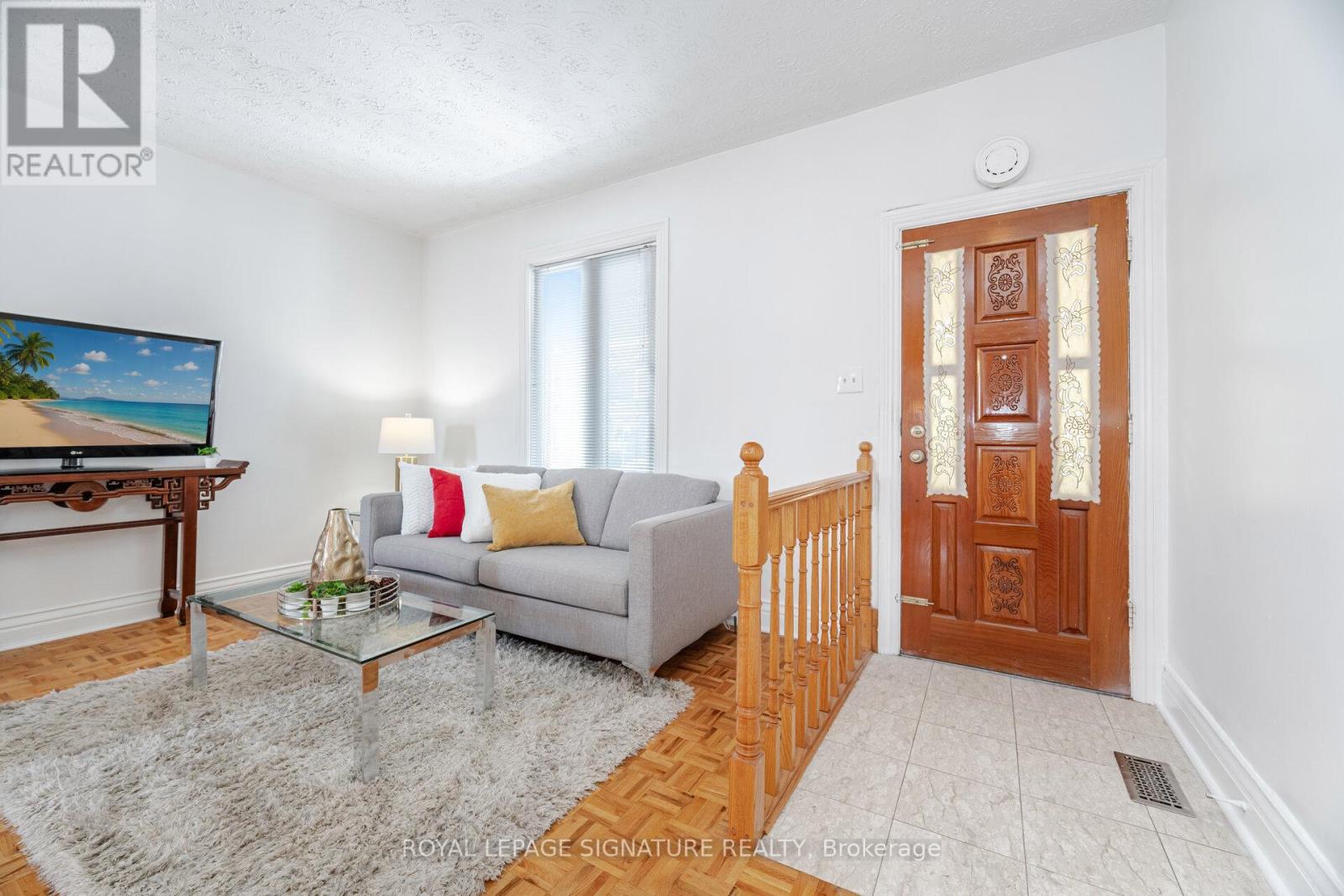 443 Brock Avenue, Toronto, Ontario  M6H 3N7 - Photo 5 - C12186470