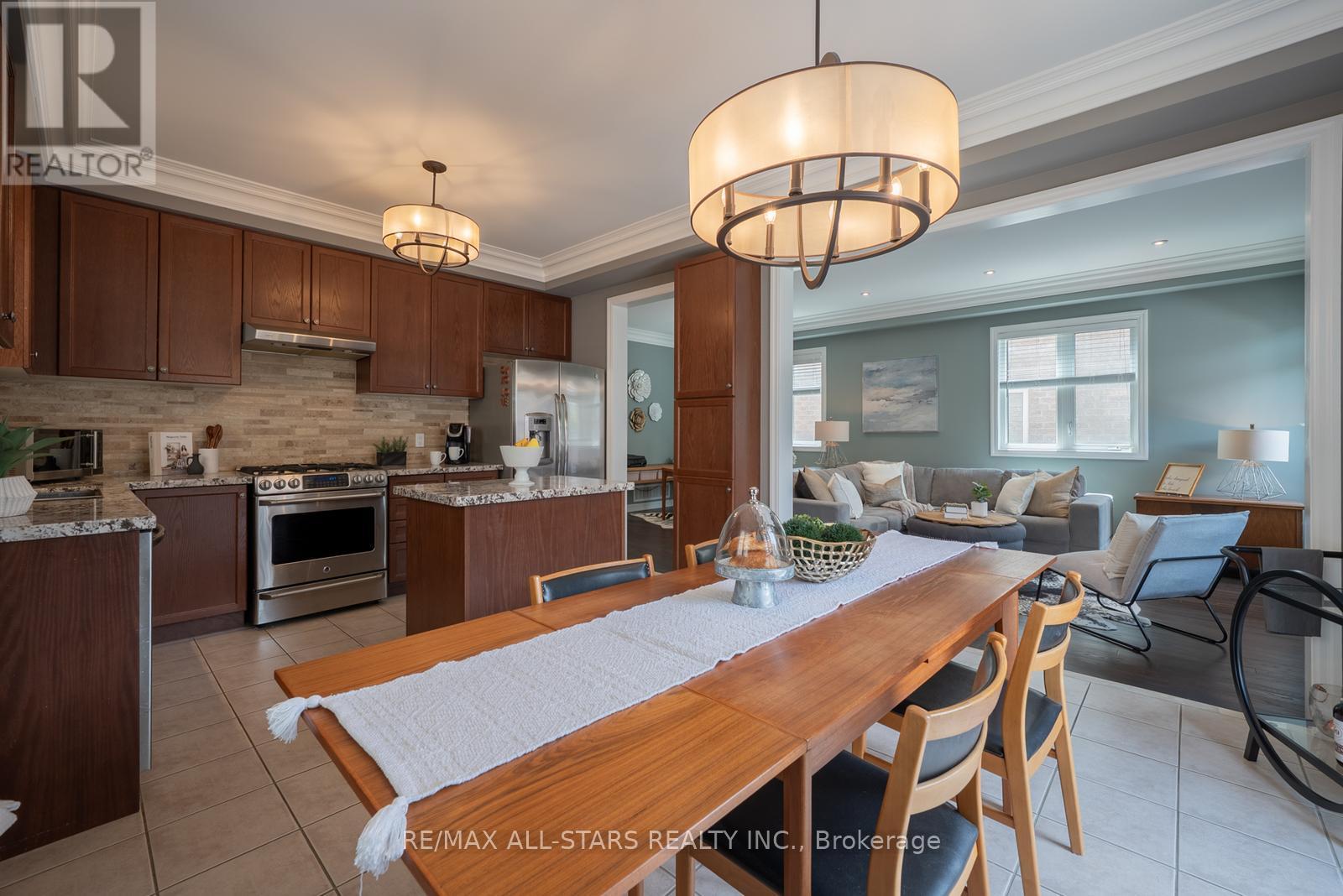 45 Grandwood Avenue, Whitchurch-Stouffville, Ontario  L4A 0R5 - Photo 15 - N12186471
