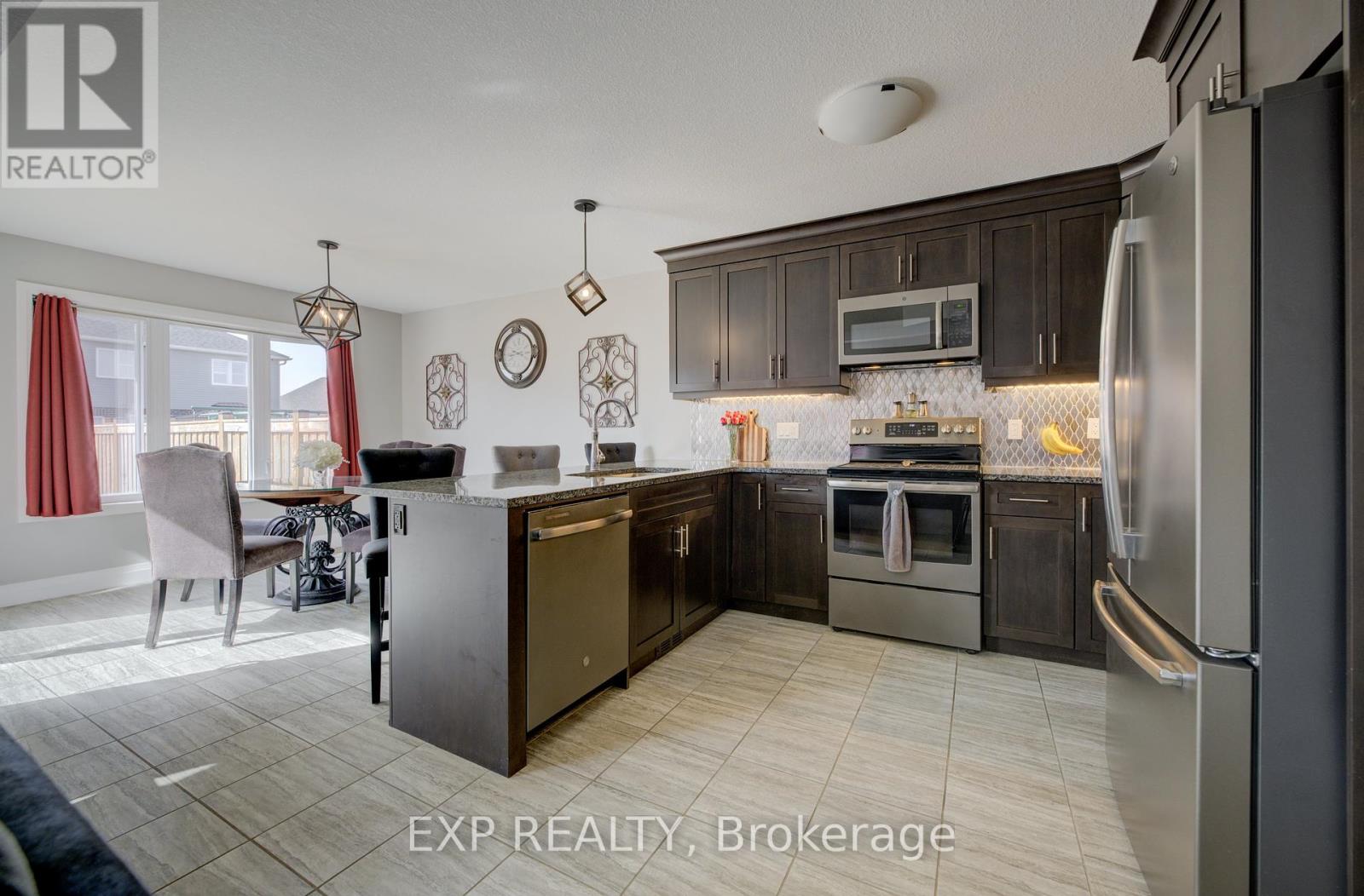 121 Bridge Crescent, Minto, Ontario  N0G 2P0 - Photo 10 - X12186475