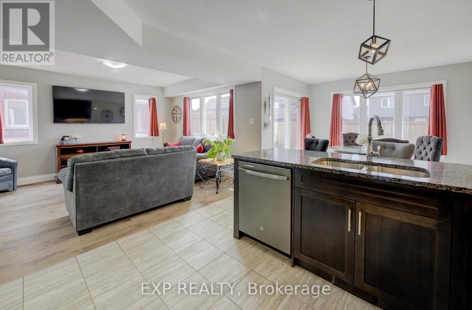 121 Bridge Crescent, Minto, Ontario  N0G 2P0 - Photo 12 - X12186475