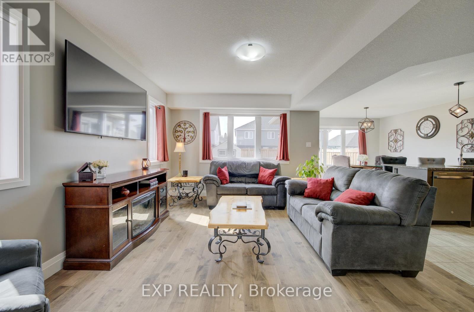 121 Bridge Crescent, Minto, Ontario  N0G 2P0 - Photo 6 - X12186475