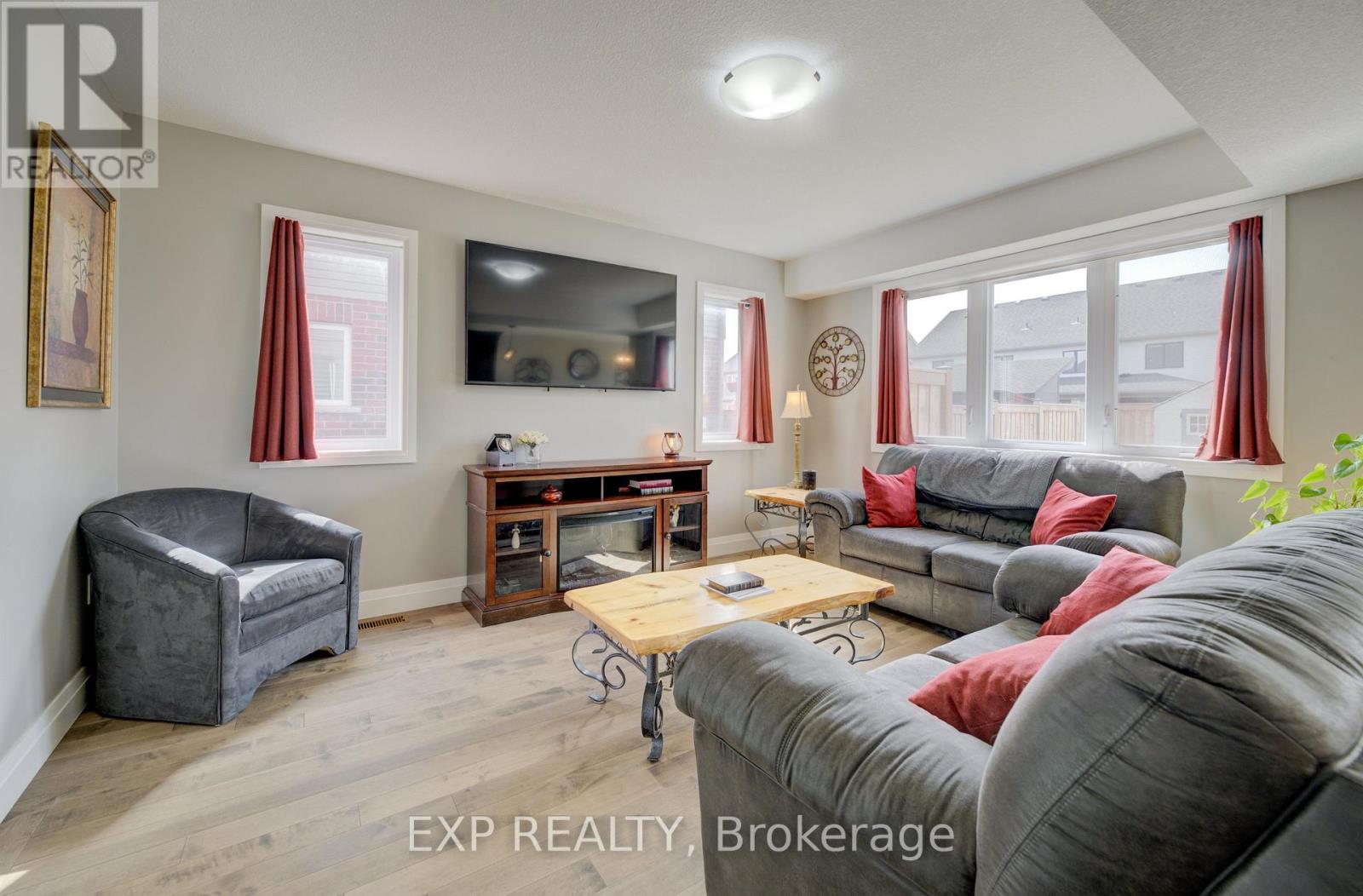 121 Bridge Crescent, Minto, Ontario  N0G 2P0 - Photo 7 - X12186475