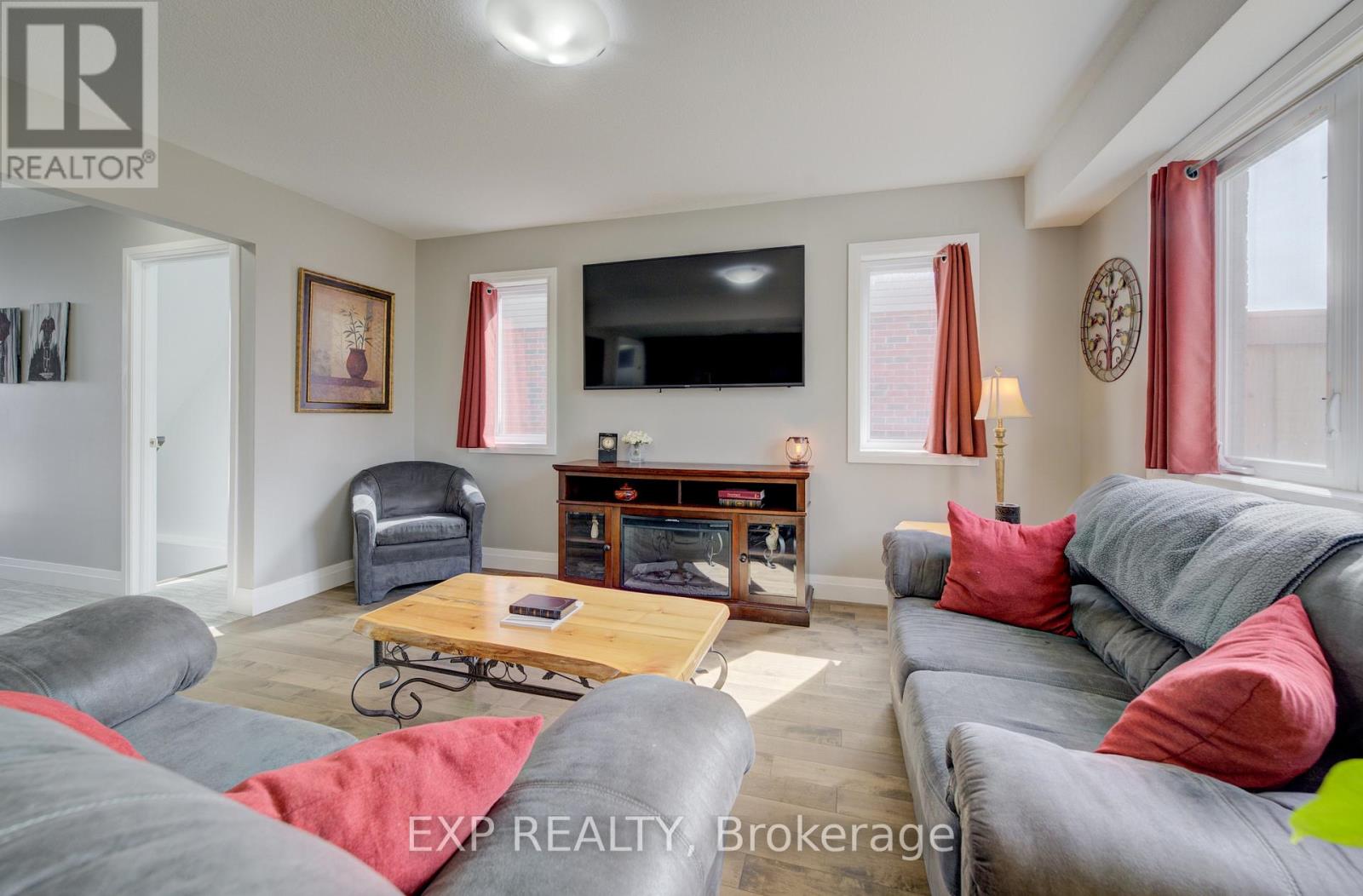 121 Bridge Crescent, Minto, Ontario  N0G 2P0 - Photo 8 - X12186475