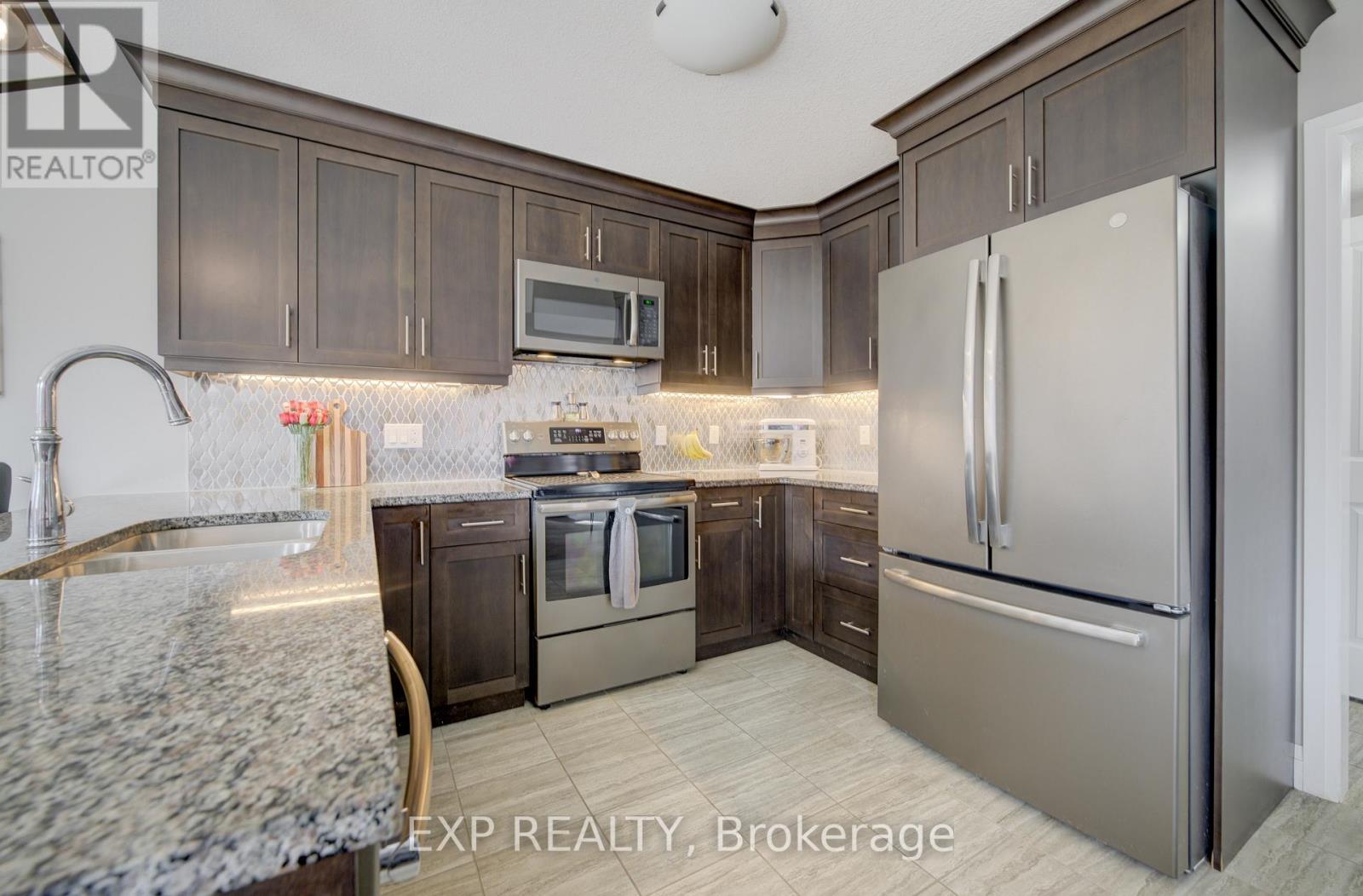 121 Bridge Crescent, Minto, Ontario  N0G 2P0 - Photo 9 - X12186475