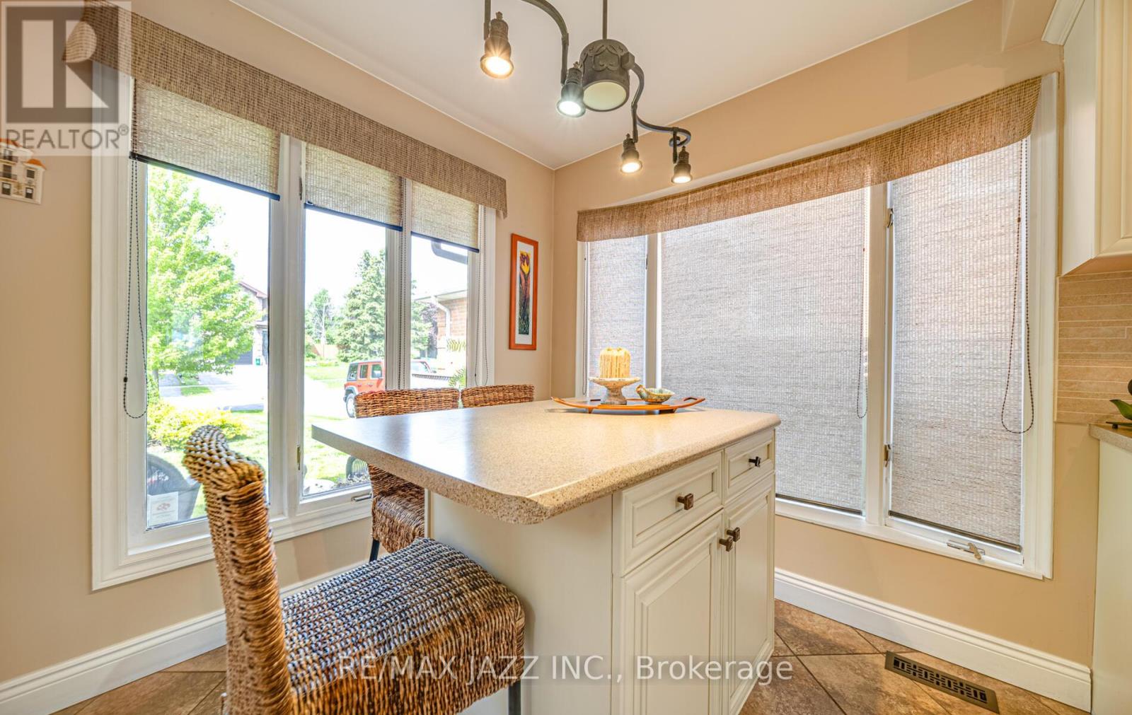 80 Barley Mill Crescent, Clarington, Ontario  L1C 4E7 - Photo 3 - E12186523