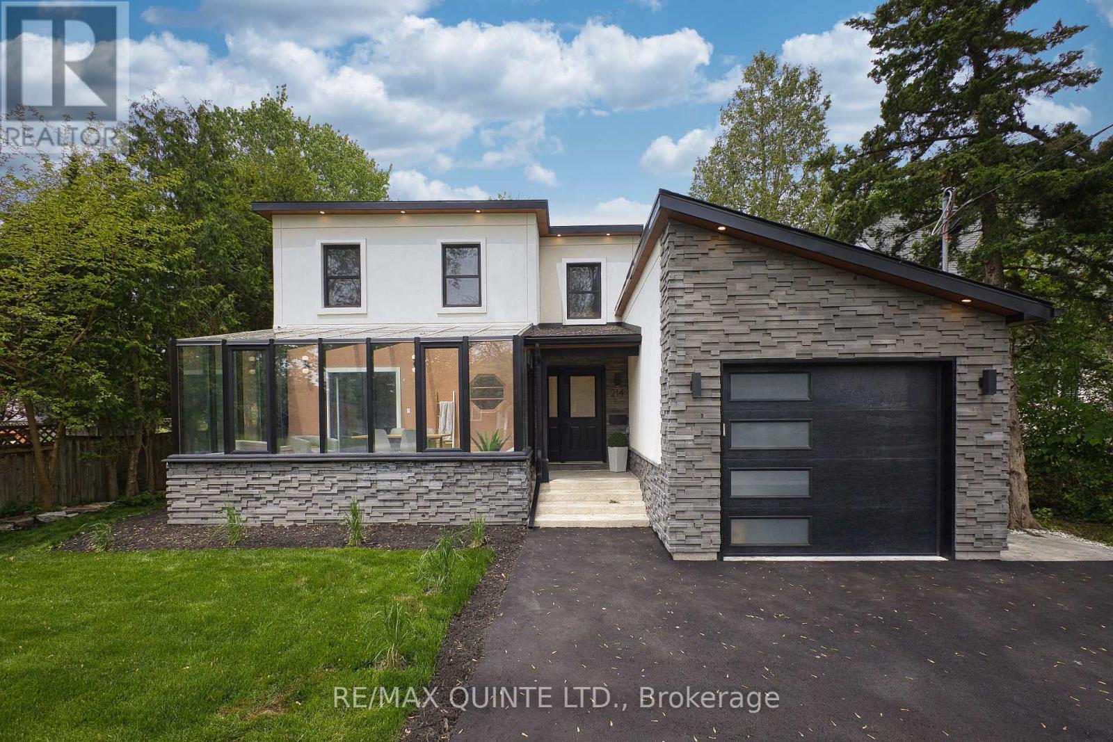 214 Victoria Avenue, Belleville, Ontario  K8N 2C3 - Photo 3 - X12186530
