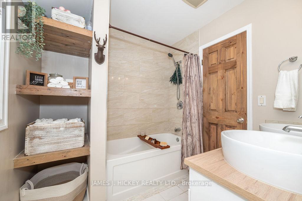 36 Thomas Street, Deep River, Ontario  K0J 1P0 - Photo 24 - X12186497