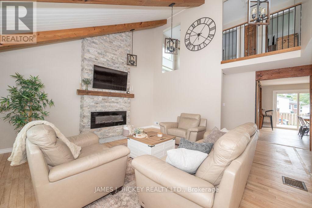 36 Thomas Street, Deep River, Ontario  K0J 1P0 - Photo 6 - X12186497
