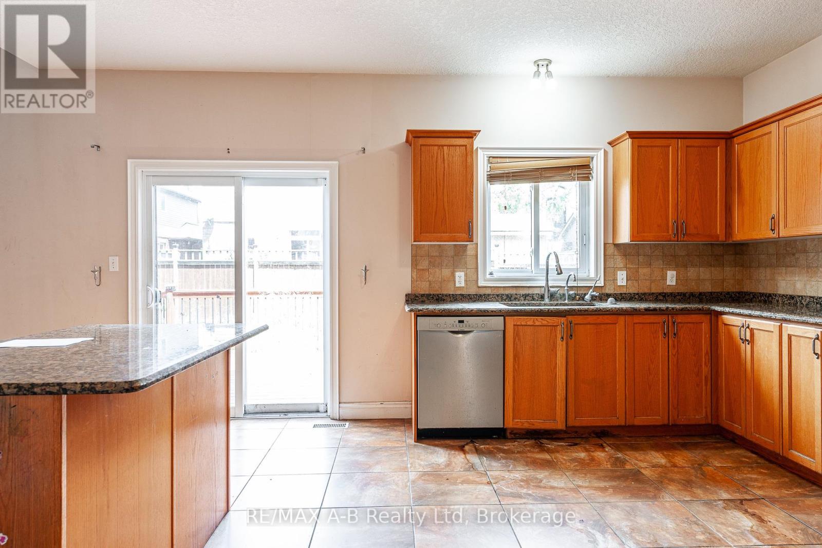 722 Spitfire Street, Woodstock, Ontario  N4T 0B1 - Photo 15 - X12186535