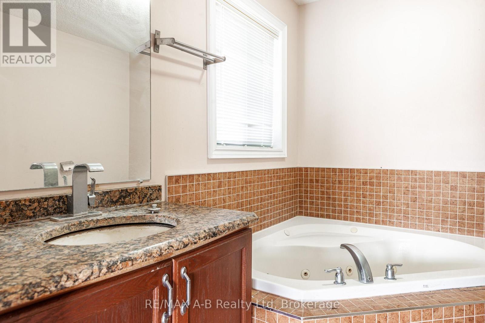 722 Spitfire Street, Woodstock, Ontario  N4T 0B1 - Photo 20 - X12186535