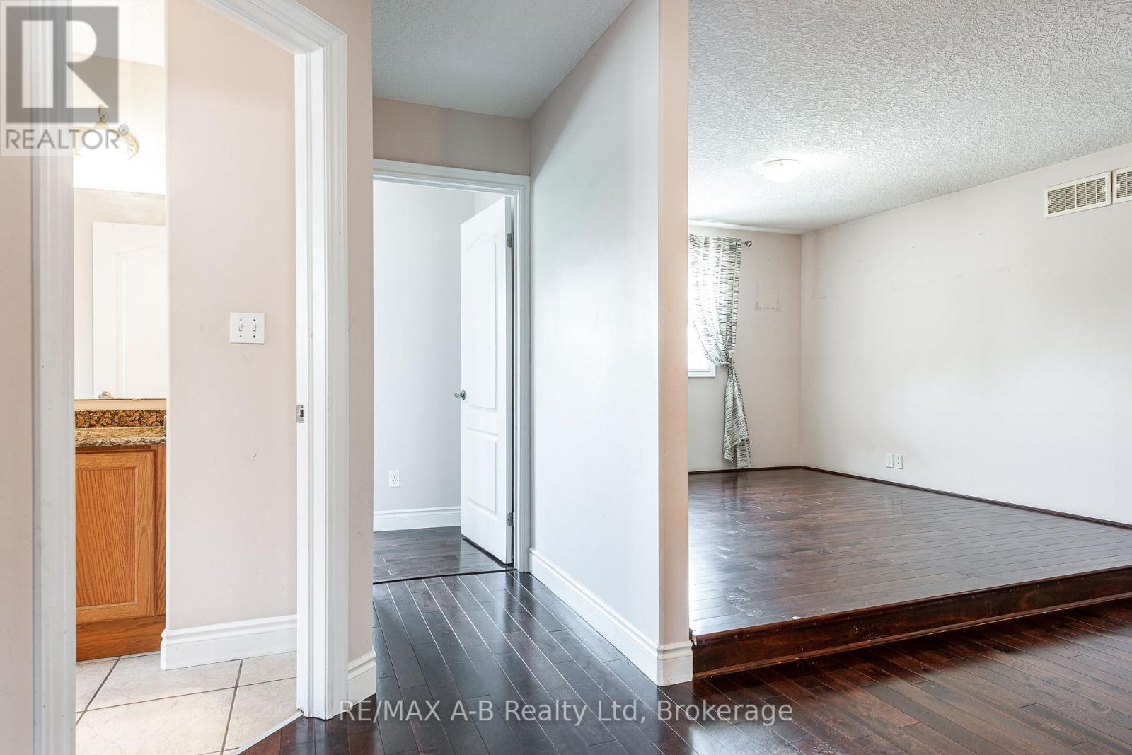 722 Spitfire Street, Woodstock, Ontario  N4T 0B1 - Photo 21 - X12186535