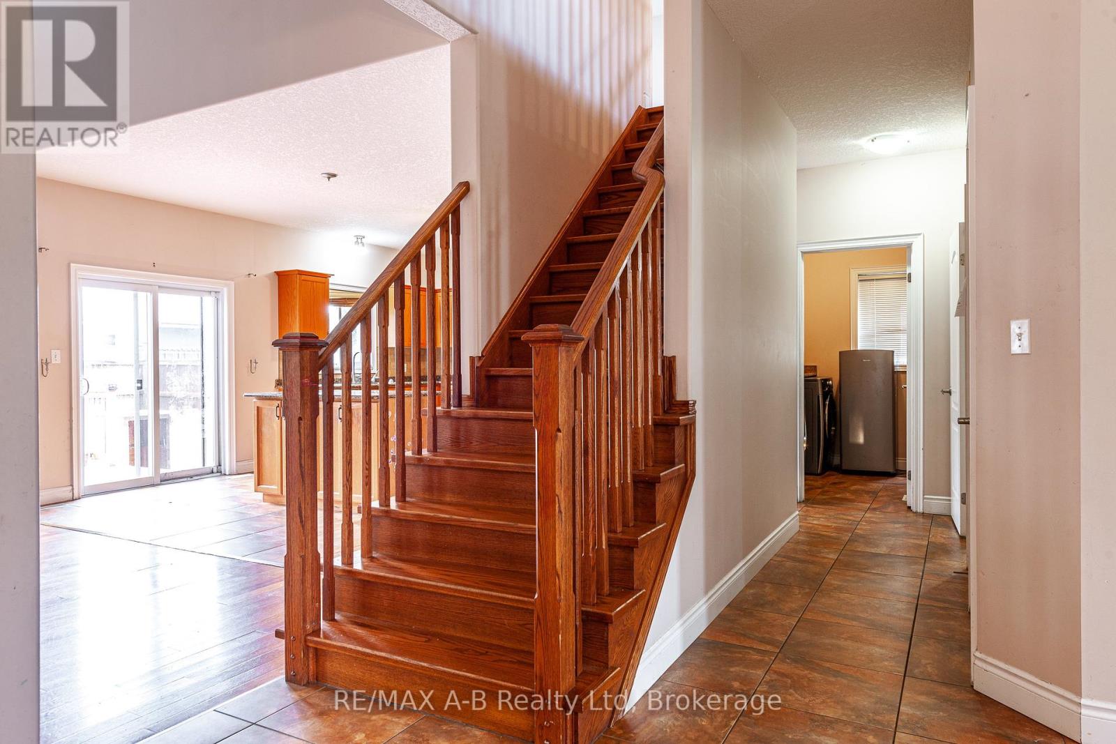 722 Spitfire Street, Woodstock, Ontario  N4T 0B1 - Photo 8 - X12186535