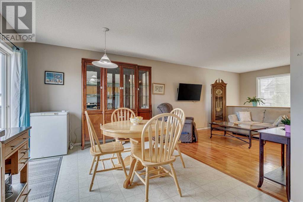 59 Martha's Meadow Drive Ne, Calgary, Alberta  T3J 4N6 - Photo 7 - A2225644