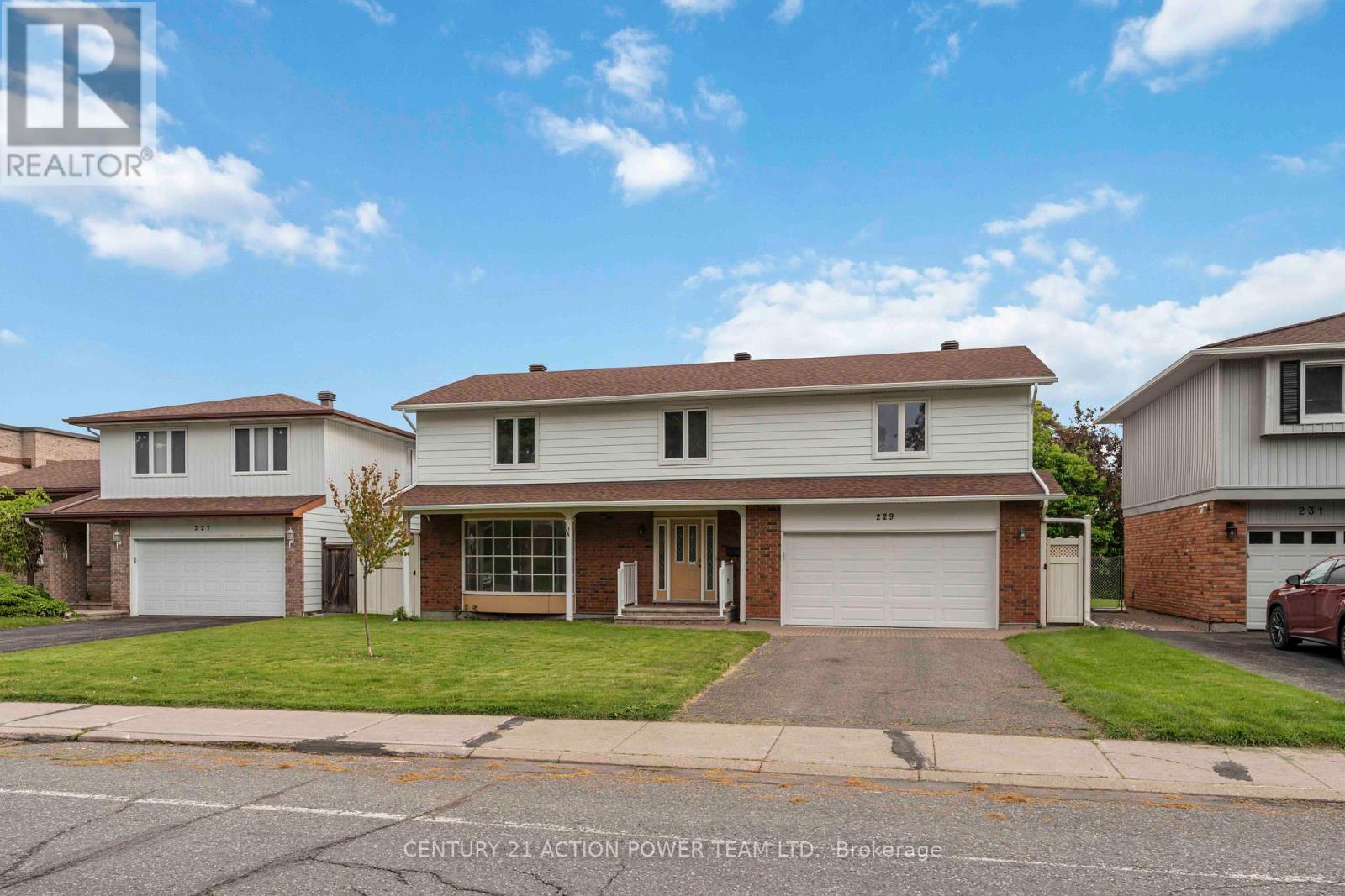 229 Mcclellan Road, Ottawa, Ontario  K2H 8N5 - Photo 1 - X12186496