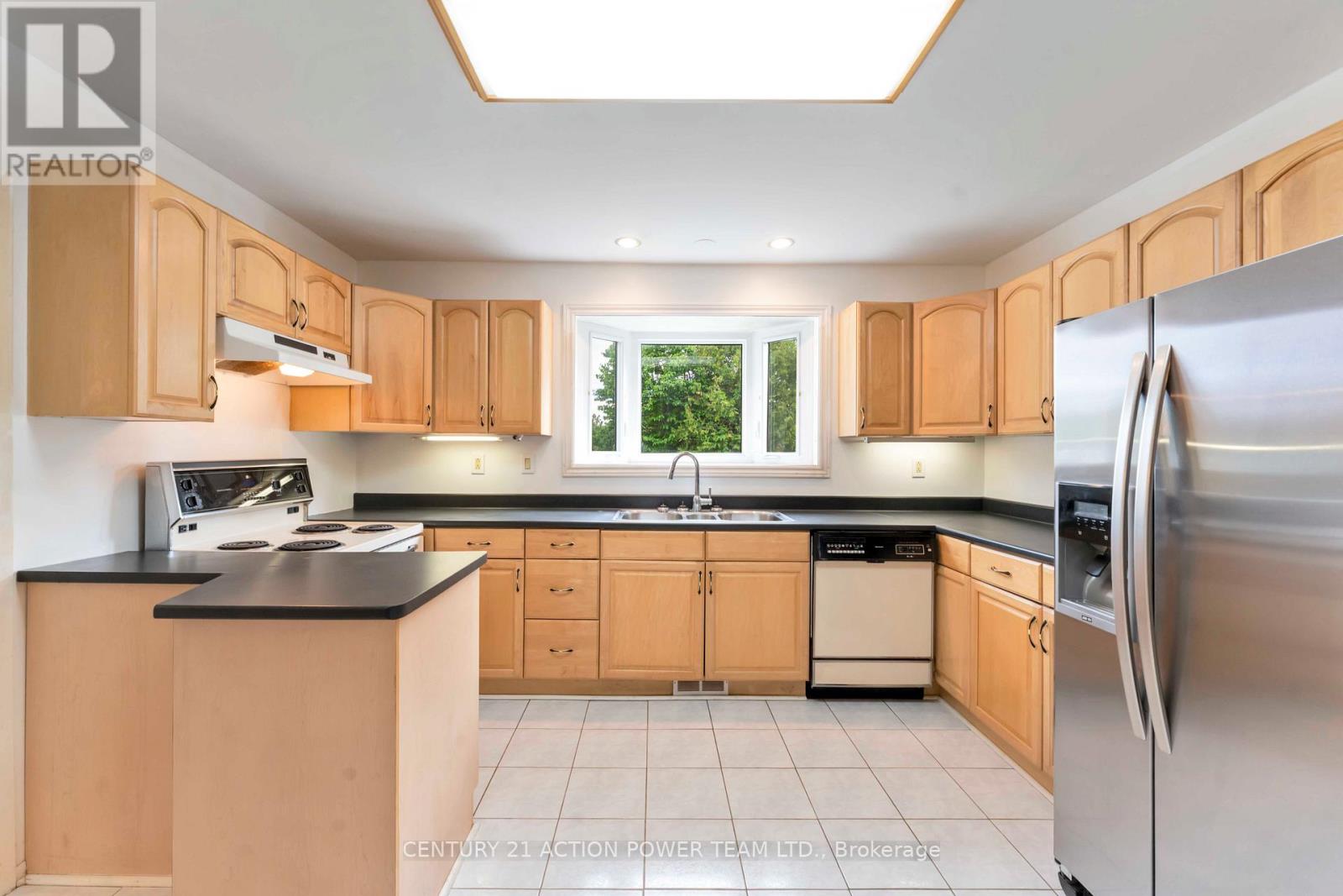 229 Mcclellan Road, Ottawa, Ontario  K2H 8N5 - Photo 13 - X12186496