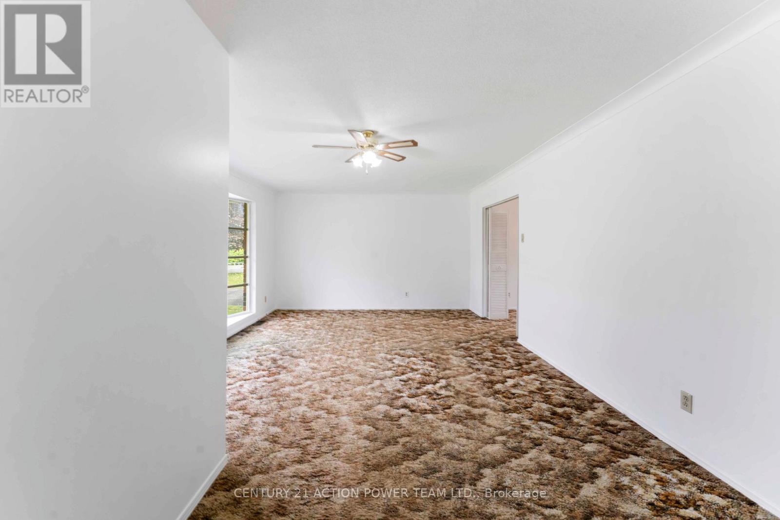 229 Mcclellan Road, Ottawa, Ontario  K2H 8N5 - Photo 3 - X12186496